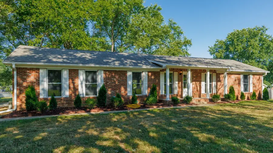 548 Hillside Ln, Gallatin, TN 37066 - #2