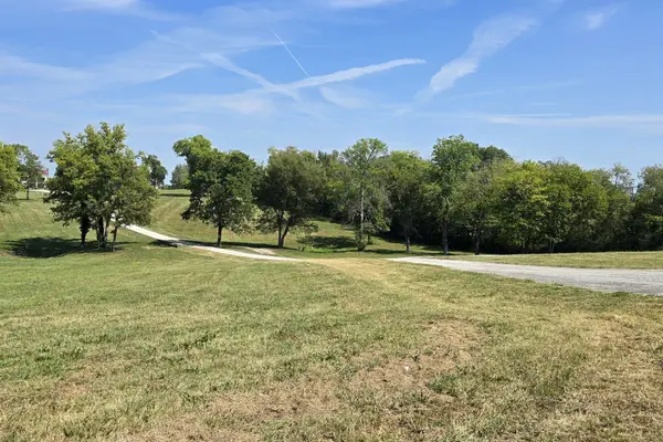616 N James M Campbell Blvd, Columbia, TN 38401