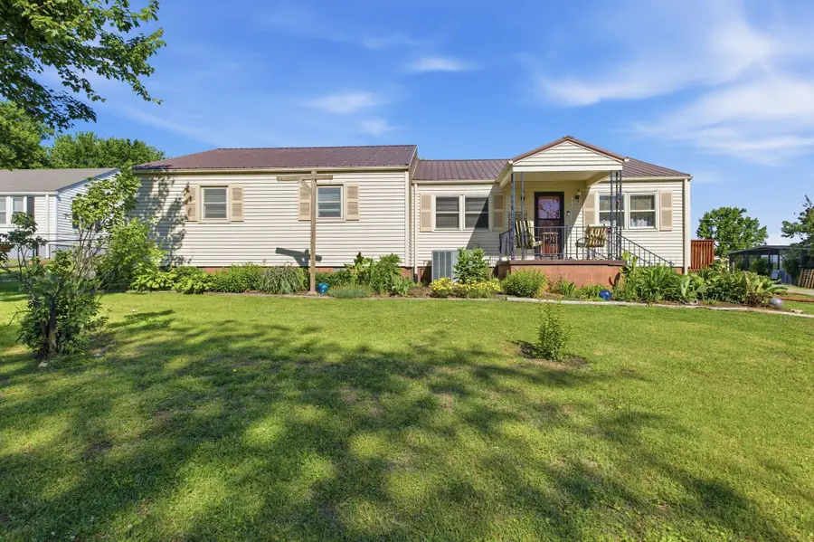 442 Crescent Dr, Springfield, TN 37172 - #2