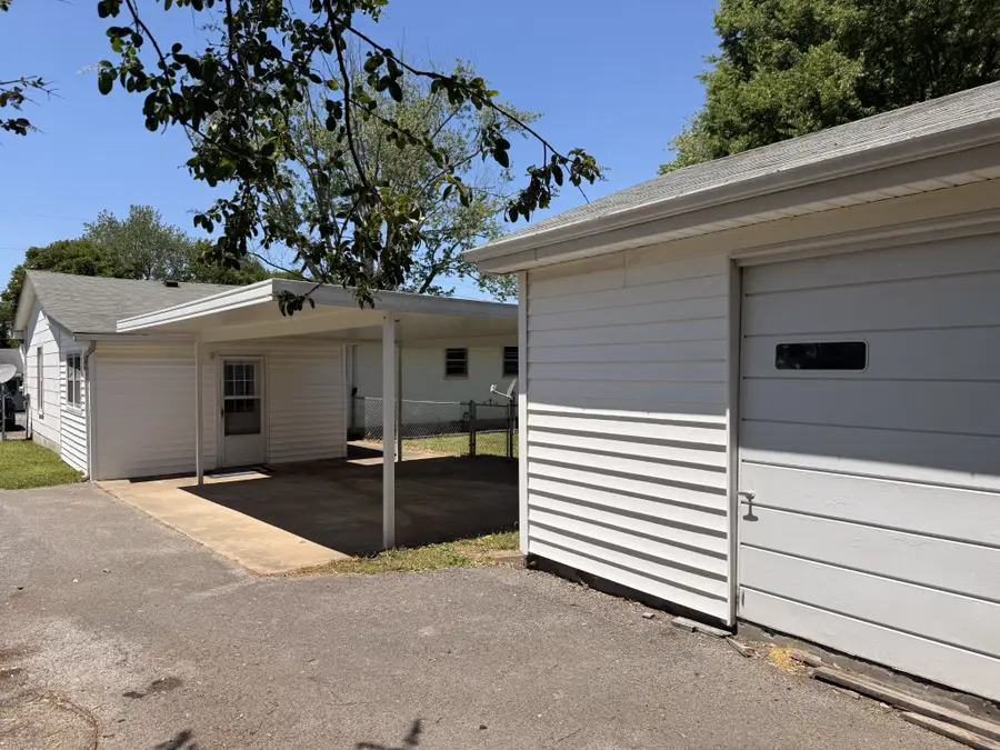 903 Shelbyview Dr, Shelbyville, TN 37160 - #3