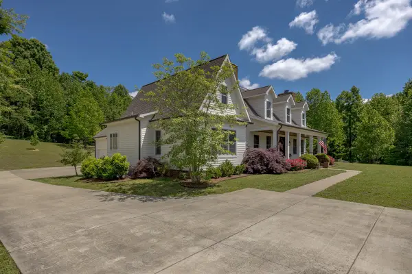 8706 Poplar Creek Rd, Nashville, TN 37221