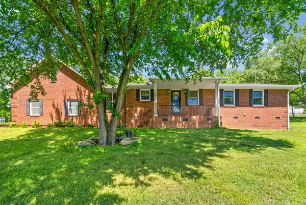 611 West Creek Dr, Clarksville, TN 37040