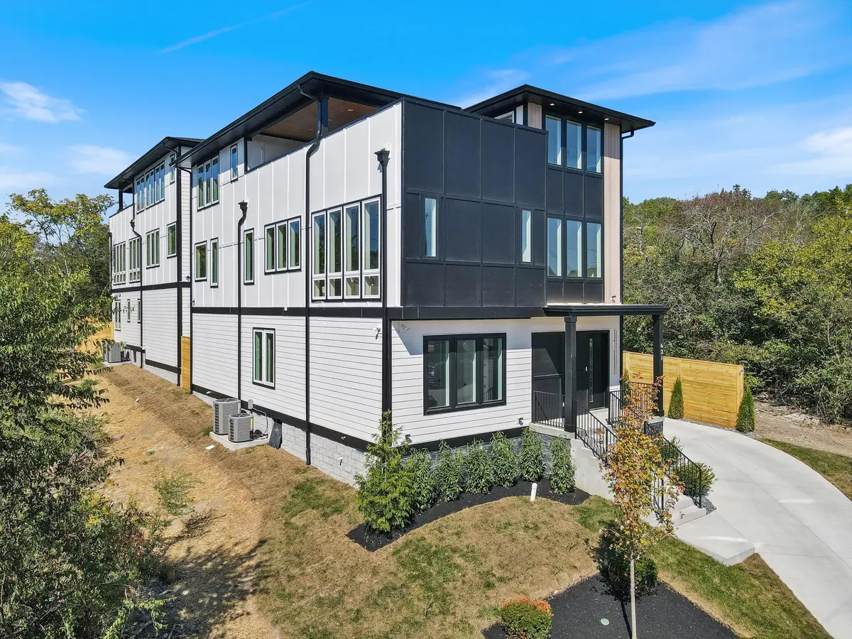 421 Monticello St, Nashville, TN 37207 - #1
