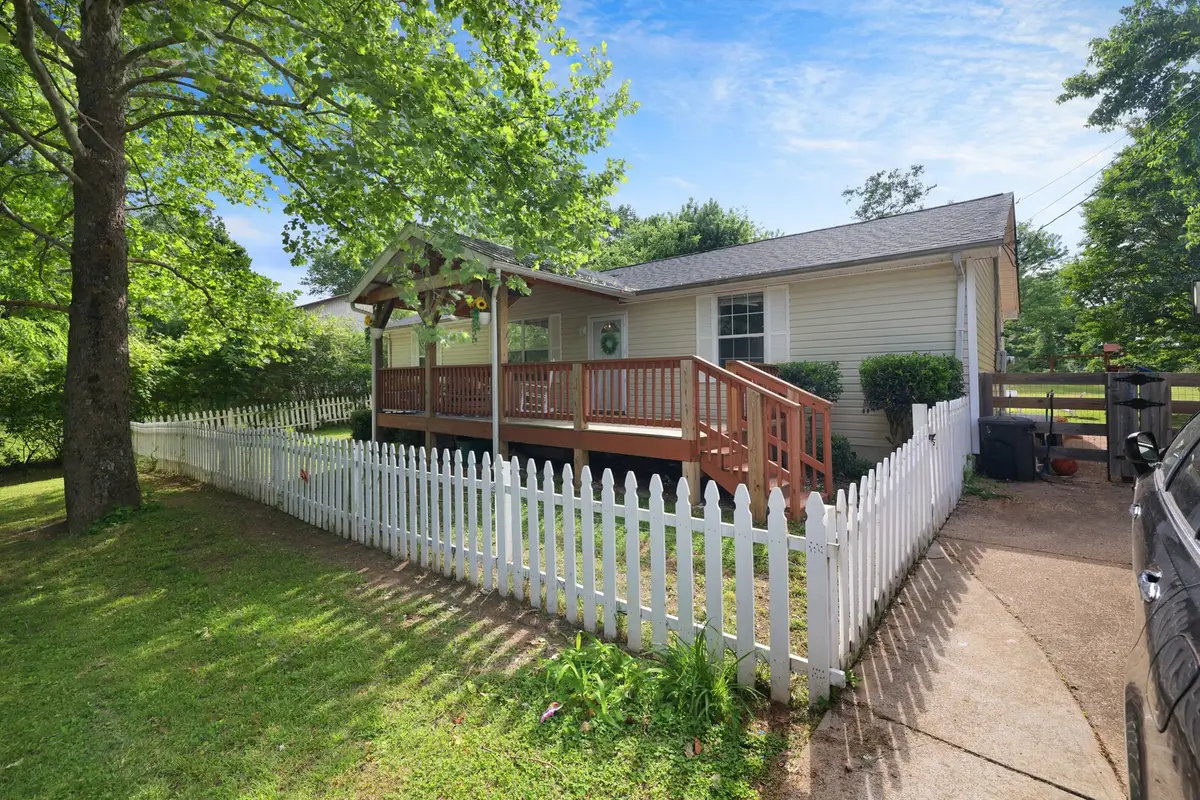 2124 Powell Rd, Clarksville, TN 37043 - #1