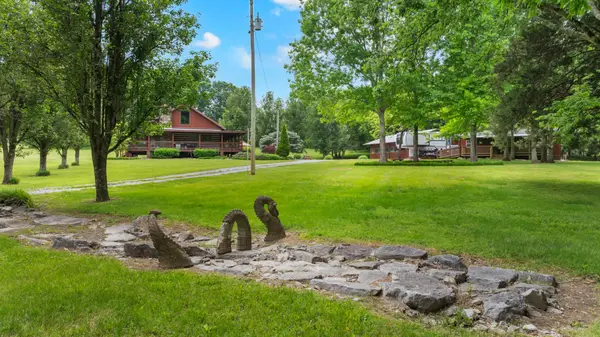 990 Bugscuffle Rd, Wartrace, TN 37183