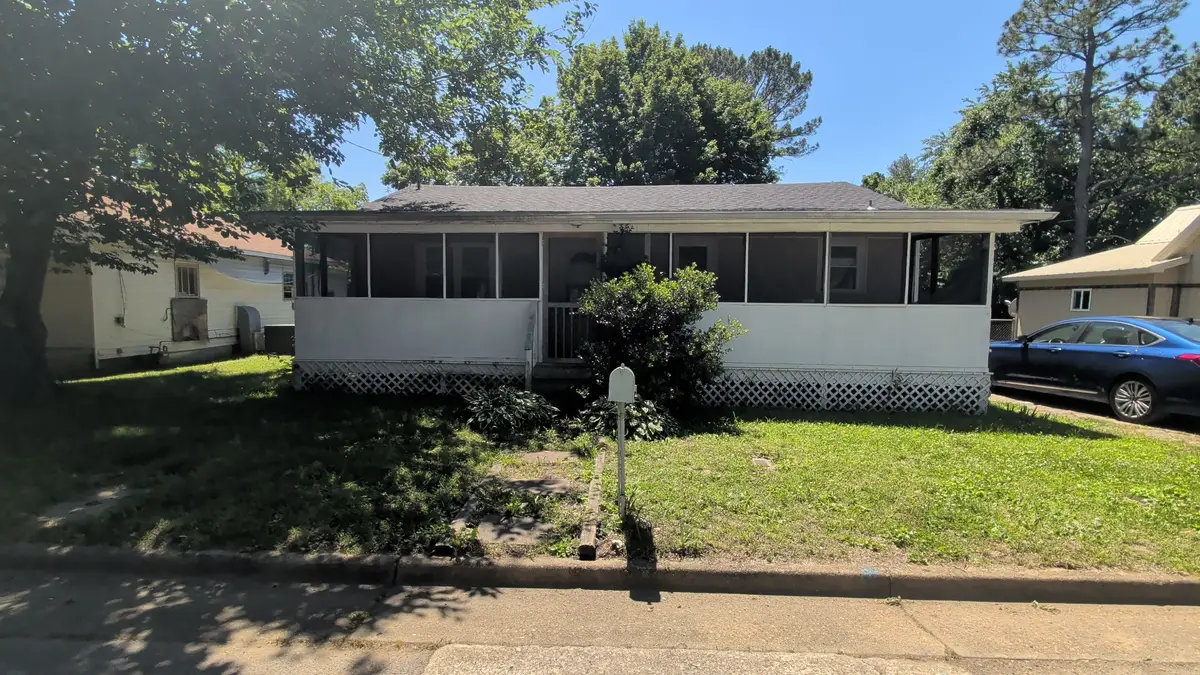 1305 Jones St, Dyersburg, TN 38024 - #1