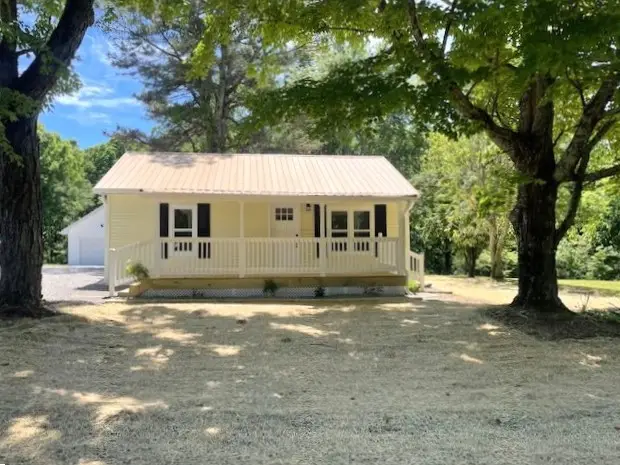 2625 Old Blacktop Rd, Mc Ewen, TN 37101 - #2