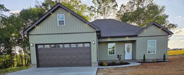 591 Oak Tree Drive, McMinnville, TN 37110