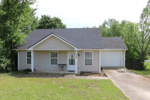 404 Faulkner Dr, Clarksville, TN 37042