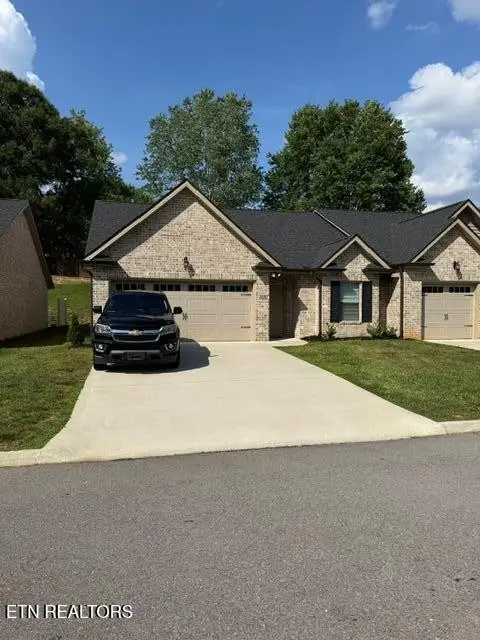 5918 Knox Hill Way, Knoxville, TN 37912