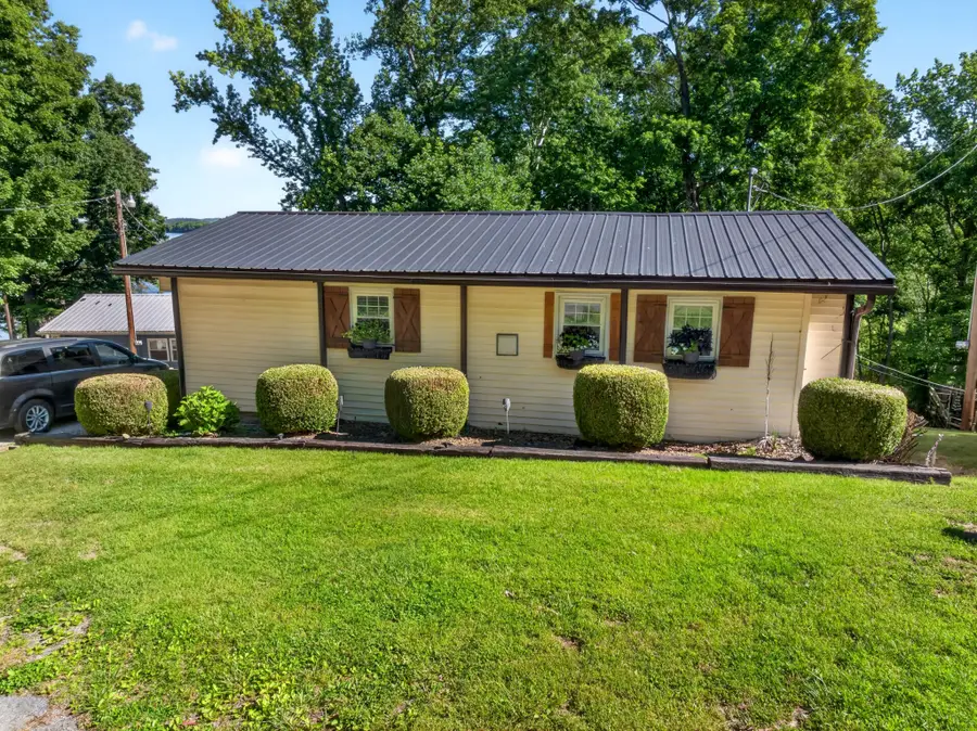 156 Lakeshore Cir, Bumpus Mills, TN 37028 - #3