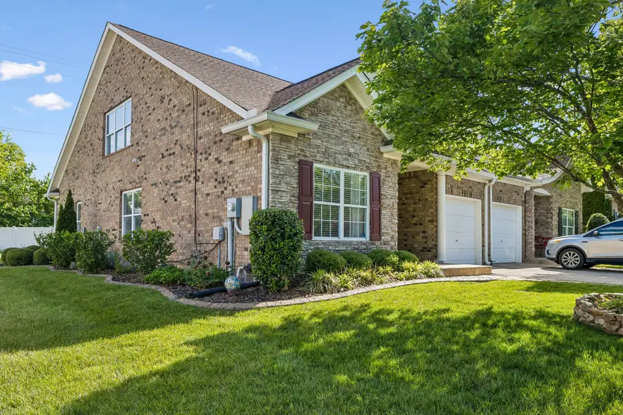 1098 Misty Morn Cir, Spring Hill, TN 37174 - #2