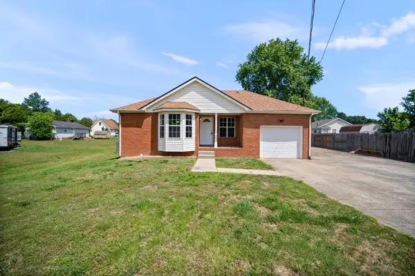 593 Oak Valley Dr, Clarksville, TN 37042