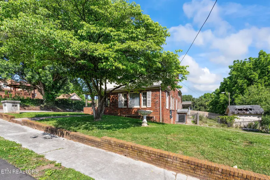 303 E Louise Ave, Morristown, TN 37813 - #3