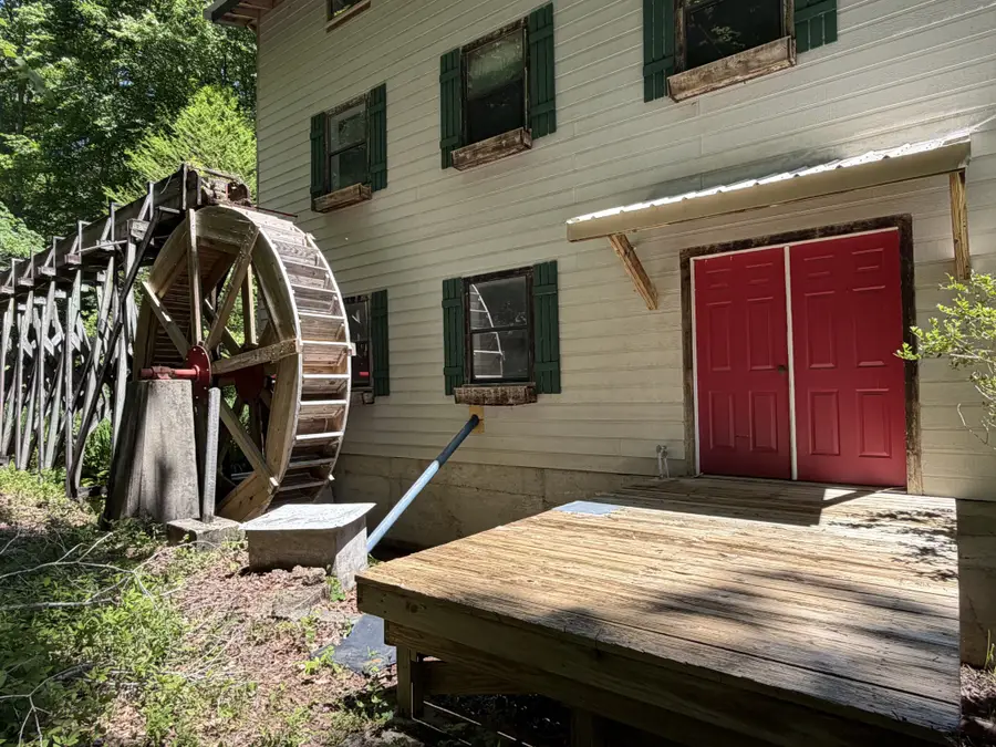 242 Cane Creek Rd, Hohenwald, TN 38462 - #3
