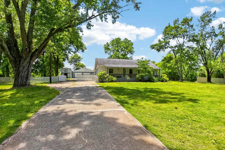 905 Swinging Bridge Rd, Old Hickory, TN 37138 - #2