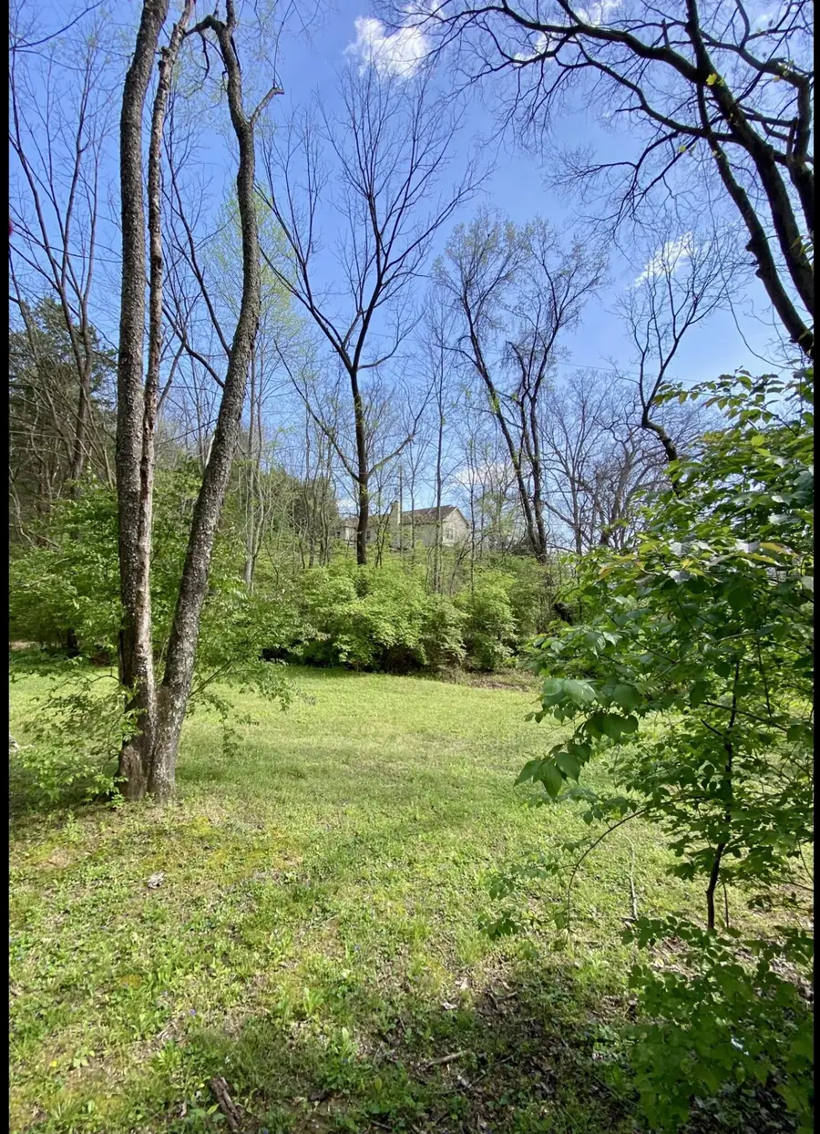 8552 Cub Creek Rd, Nashville, TN 37209 - #2
