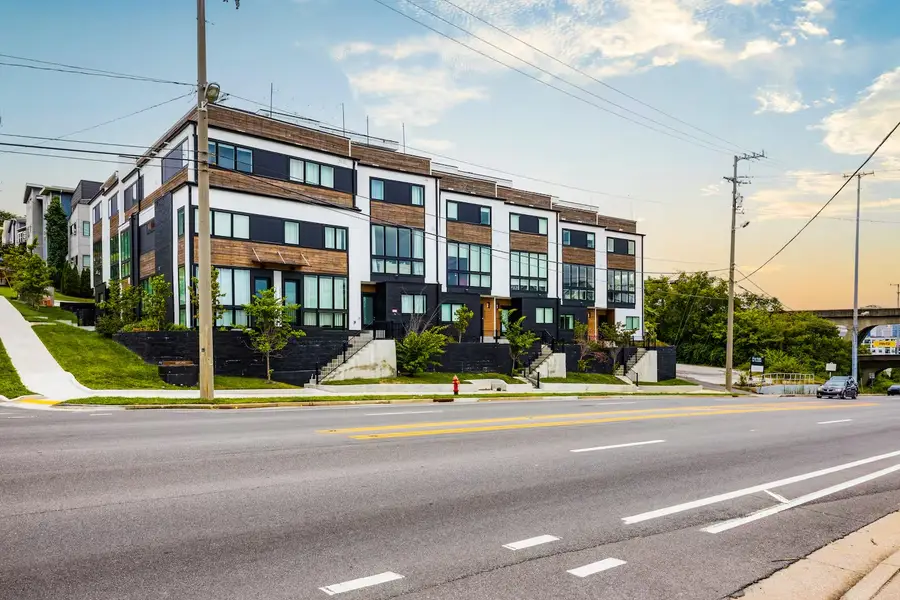 3218 Charlotte Ave, Nashville, TN 37209 - #3