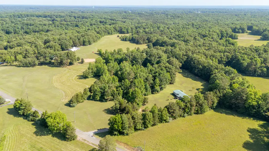 1125 Clifft Rd, Bolivar, TN 38008 - #2
