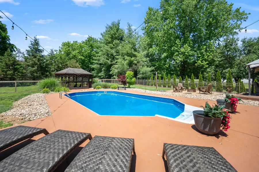 131 Arrowhead Dr, Hendersonville, TN 37075 - #3