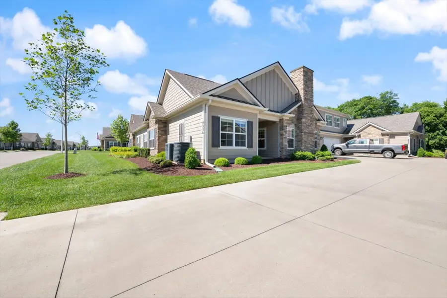 2326 Stonecenter Ln, Murfreesboro, TN 37128 - #2