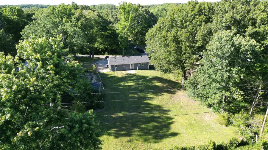 10135 W Oak Dr, Bon Aqua, TN 37025 - #2