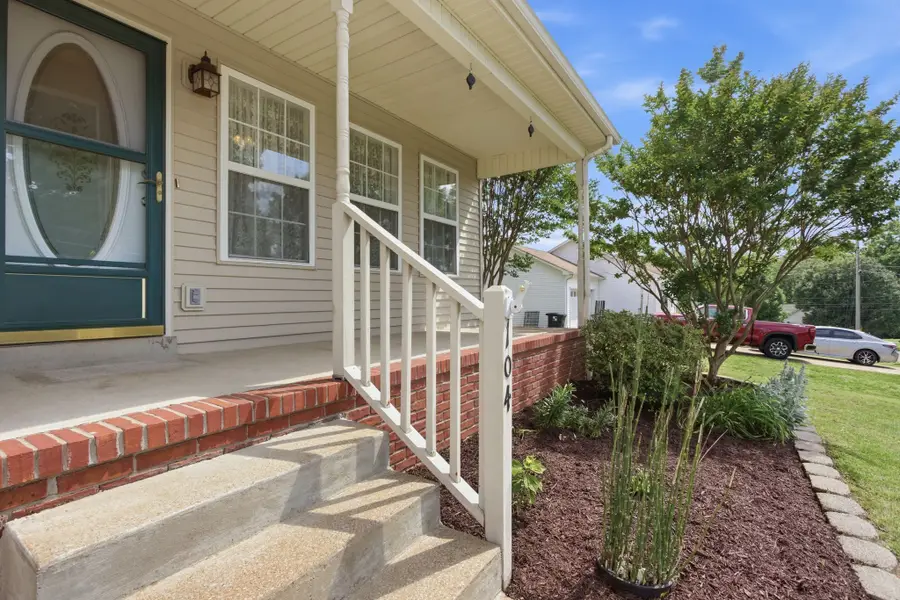 104 Creekview Dr, Columbia, TN 38401 - #2