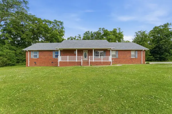 404 Heikens Dr, Decherd, TN 37324