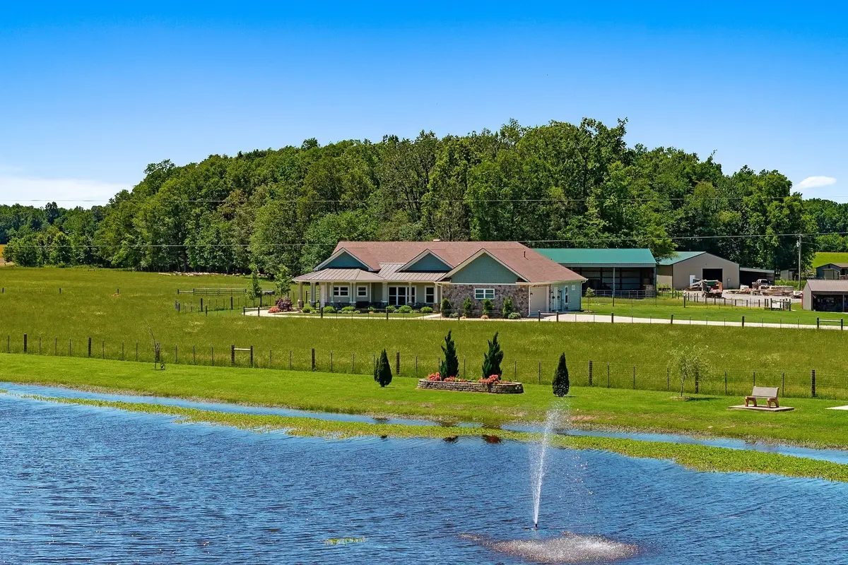 1004 Dry Creek Rd, Smithville, TN 37166 - #1
