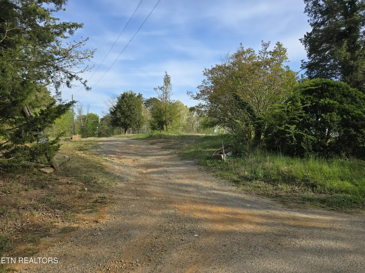 3697 Jackson Bend Rd, Lenoir City, TN 37772 - #1
