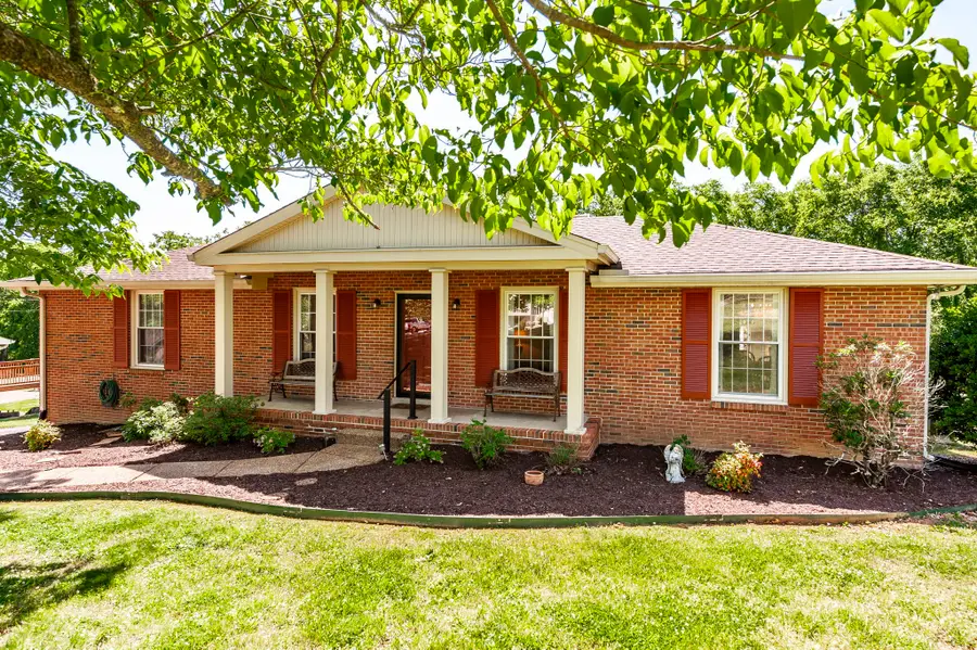 131 Honeysuckle Dr, Hendersonville, TN 37075 - #2
