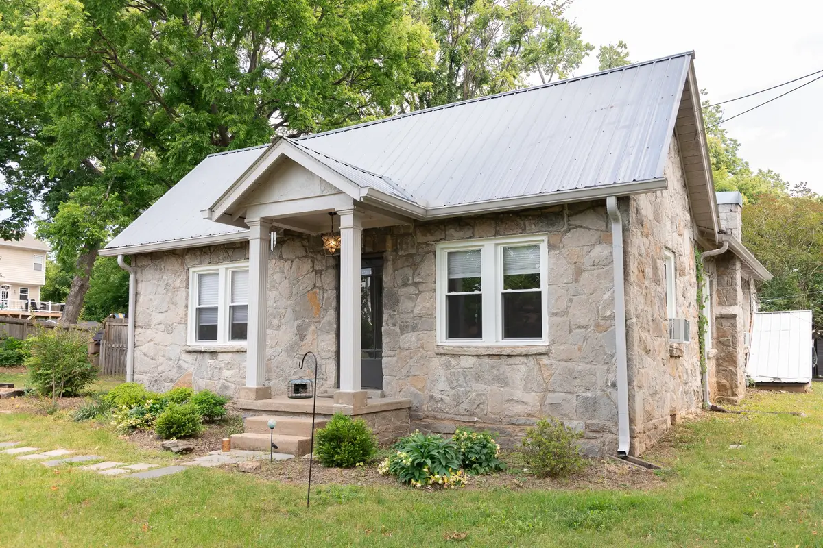 1525 Riverside Dr, Nashville, TN 37206 - #1