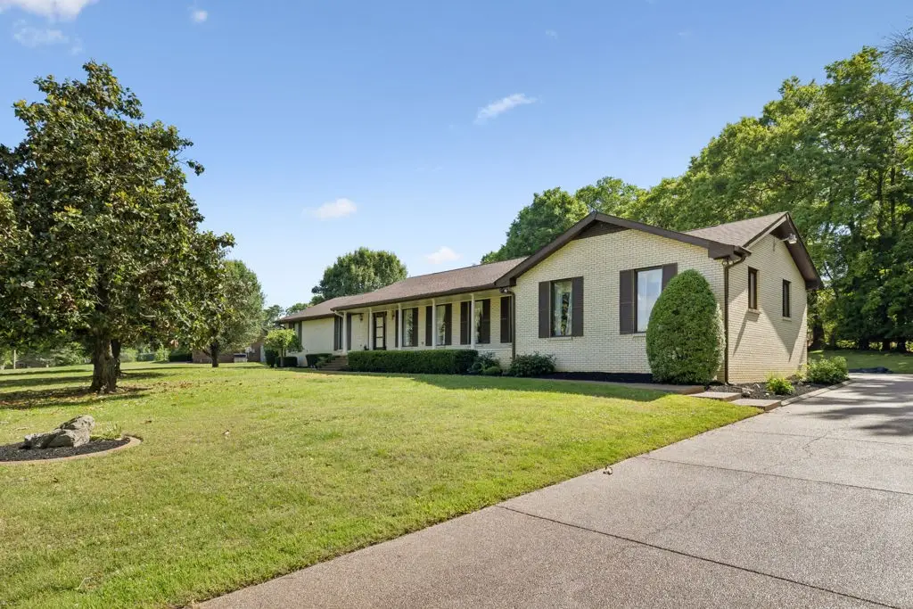 500 Lakeshore Dr, Old Hickory, TN 37138 - #1