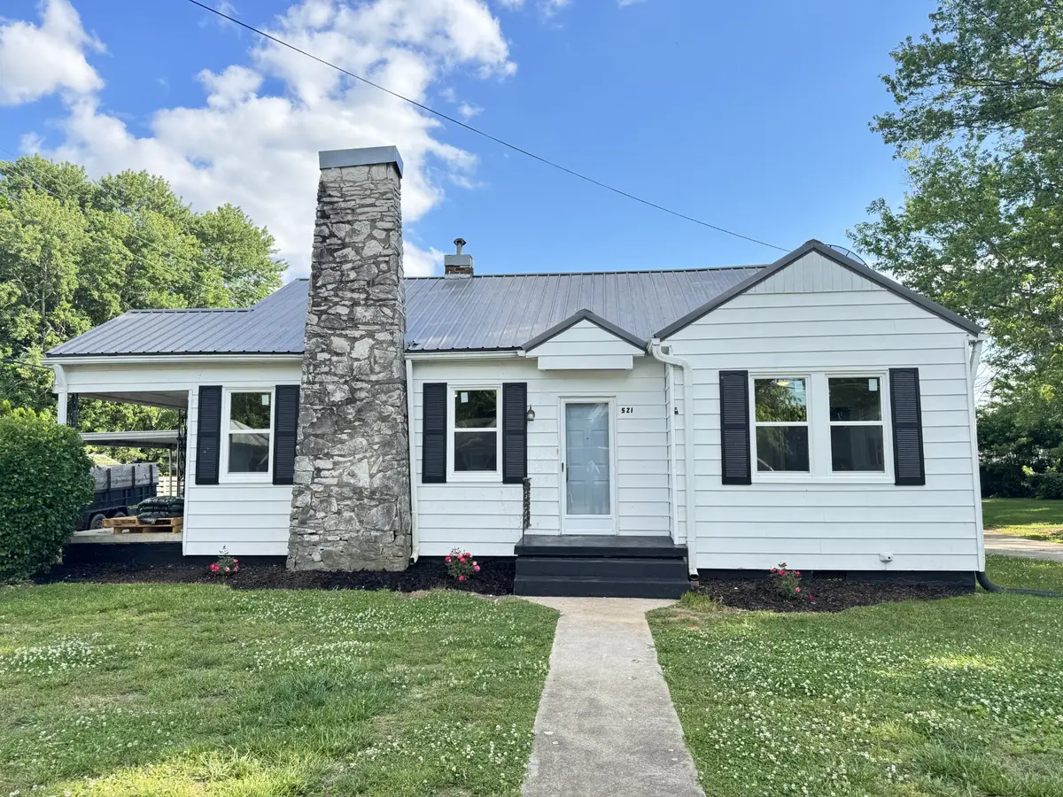 521 1st St, Lawrenceburg, TN 38464 - #1
