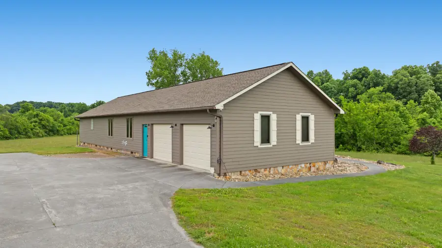 6052 Morganton Rd, Greenback, TN 37742 - #3