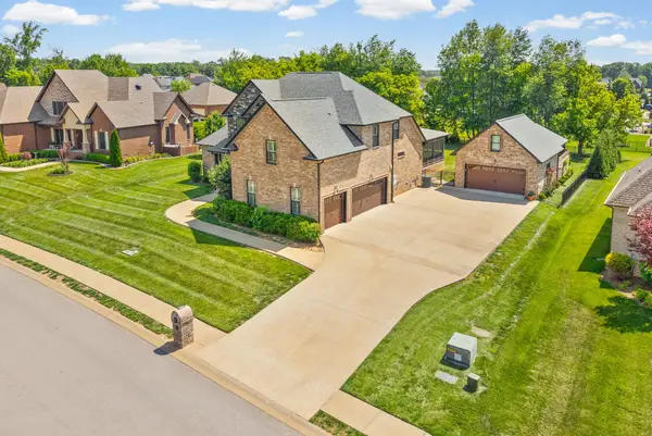 3049 Eliza Dr, Clarksville, TN 37043
