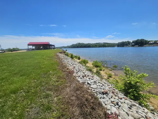 1695 Hardin Bottom River Rd, Clifton, TN 38425