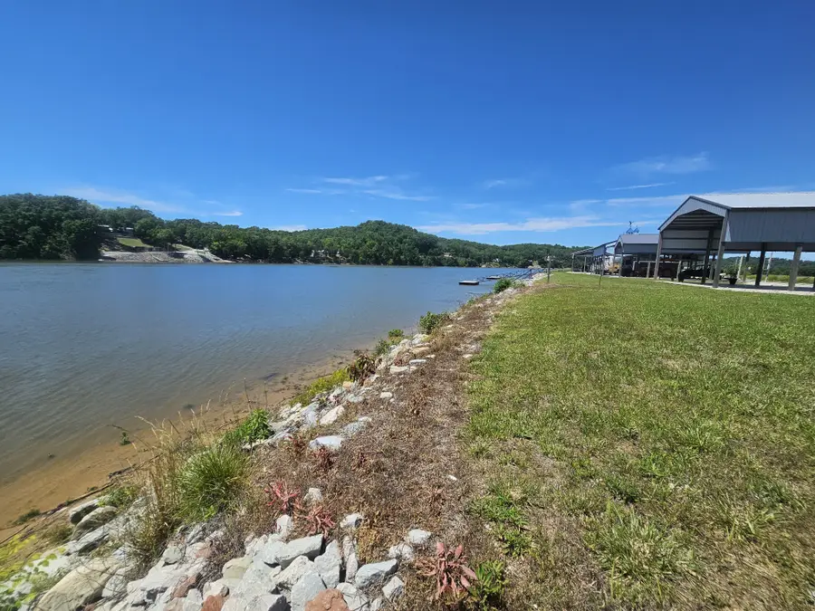 1695 Hardin Bottom River Rd, Clifton, TN 38425 - #2