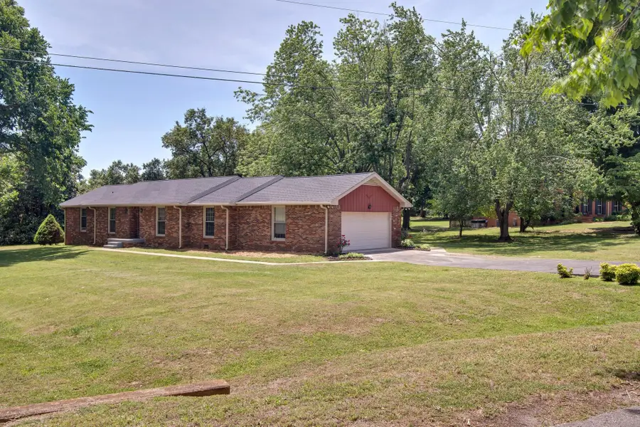 301 Glenwood Dr, Mount Juliet, TN 37122 - #2