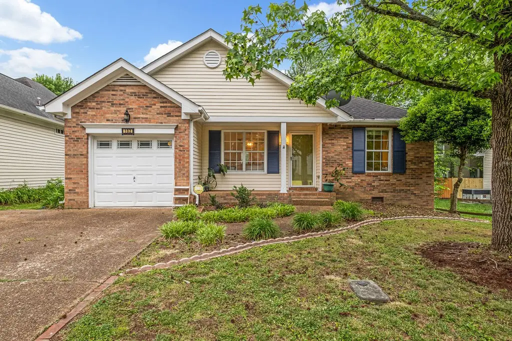 102 Oak Leaf Dr, Hendersonville, TN 37075 - #1