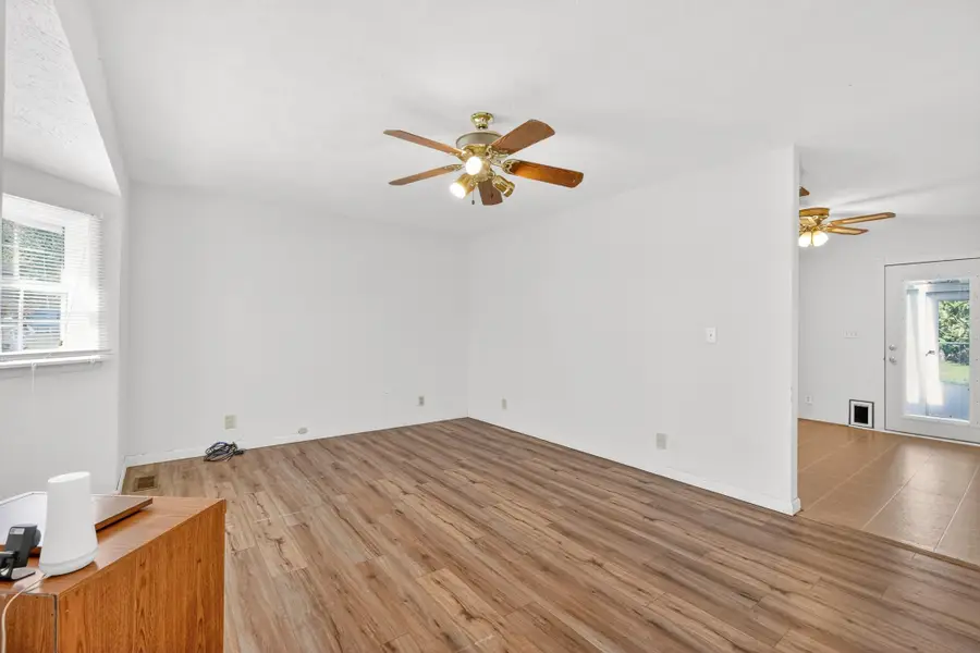 630 Edgefield Dr, Hohenwald, TN 38462 - #2
