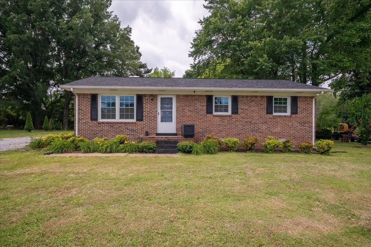 3417 Gimlet Rd, Lawrenceburg, TN 38464 - #1