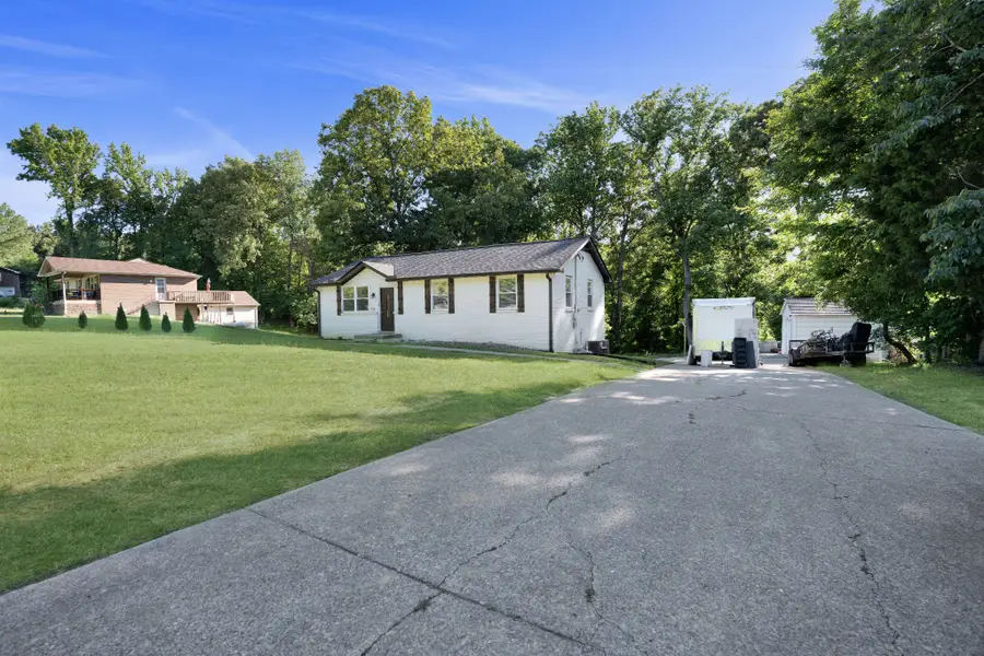412 Hilltop Dr, Clarksville, TN 37040 - #3