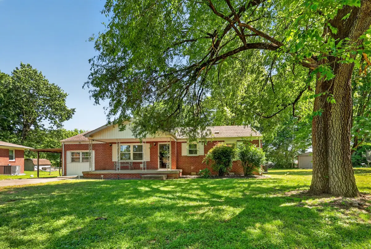 105 Daleview Cir, Columbia, TN 38401 - #1