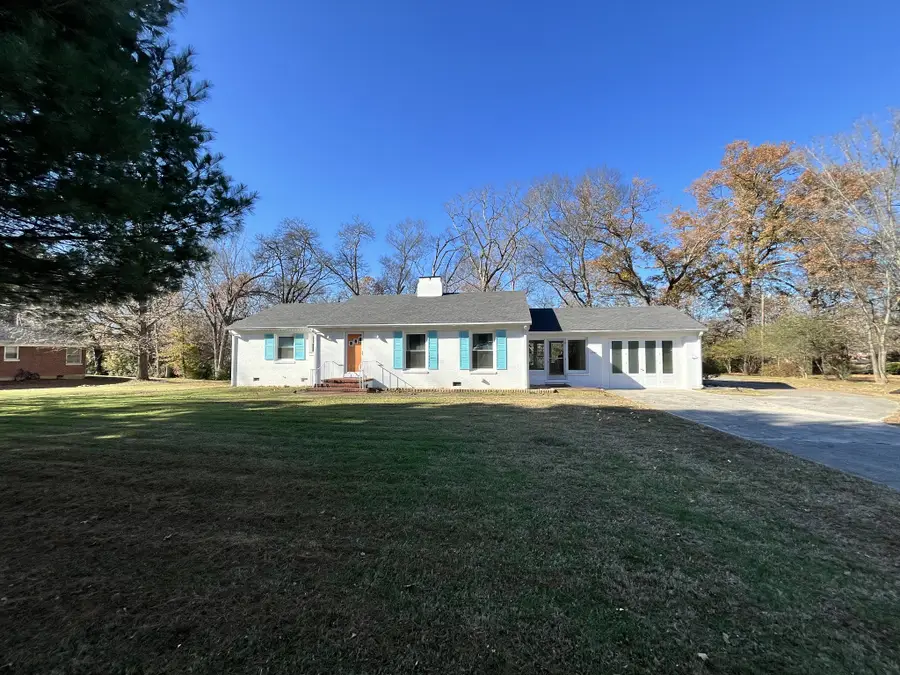 1310 Trotwood Ave, Columbia, TN 38401 - #2