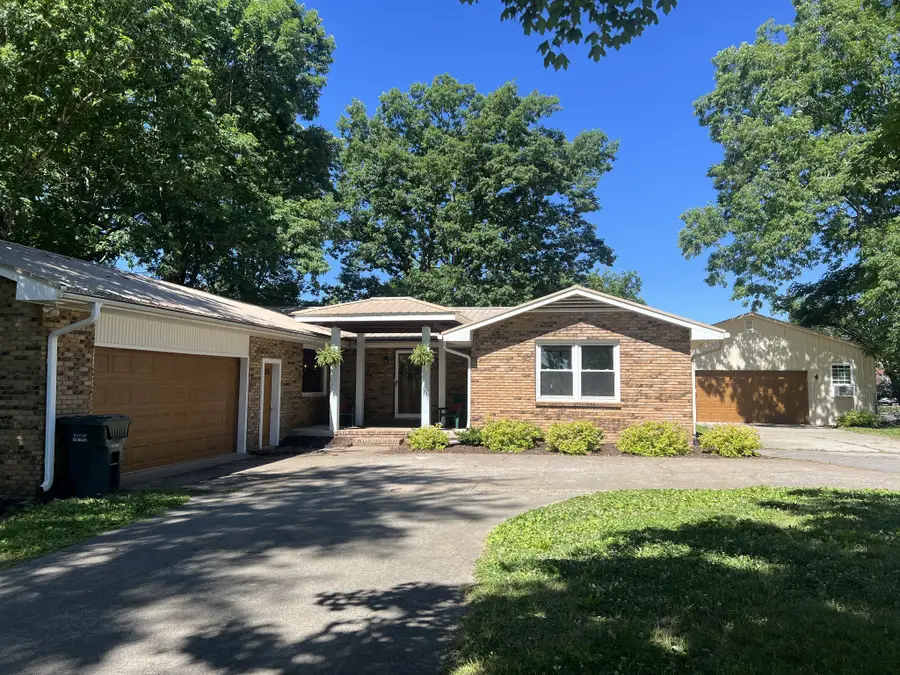 104 Southwood Dr, Dickson, TN 37055 - #2