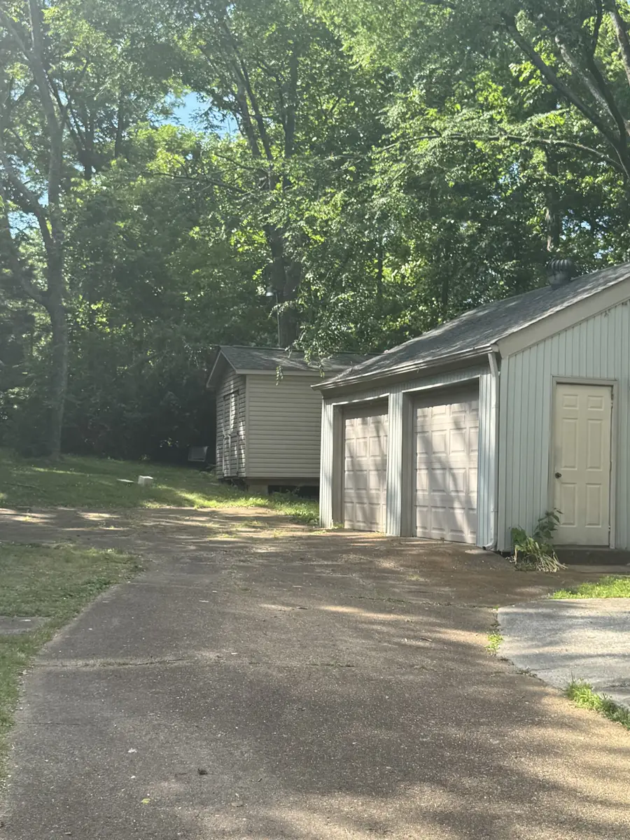 536 New Castle Ln, Hermitage, TN 37076 - #2