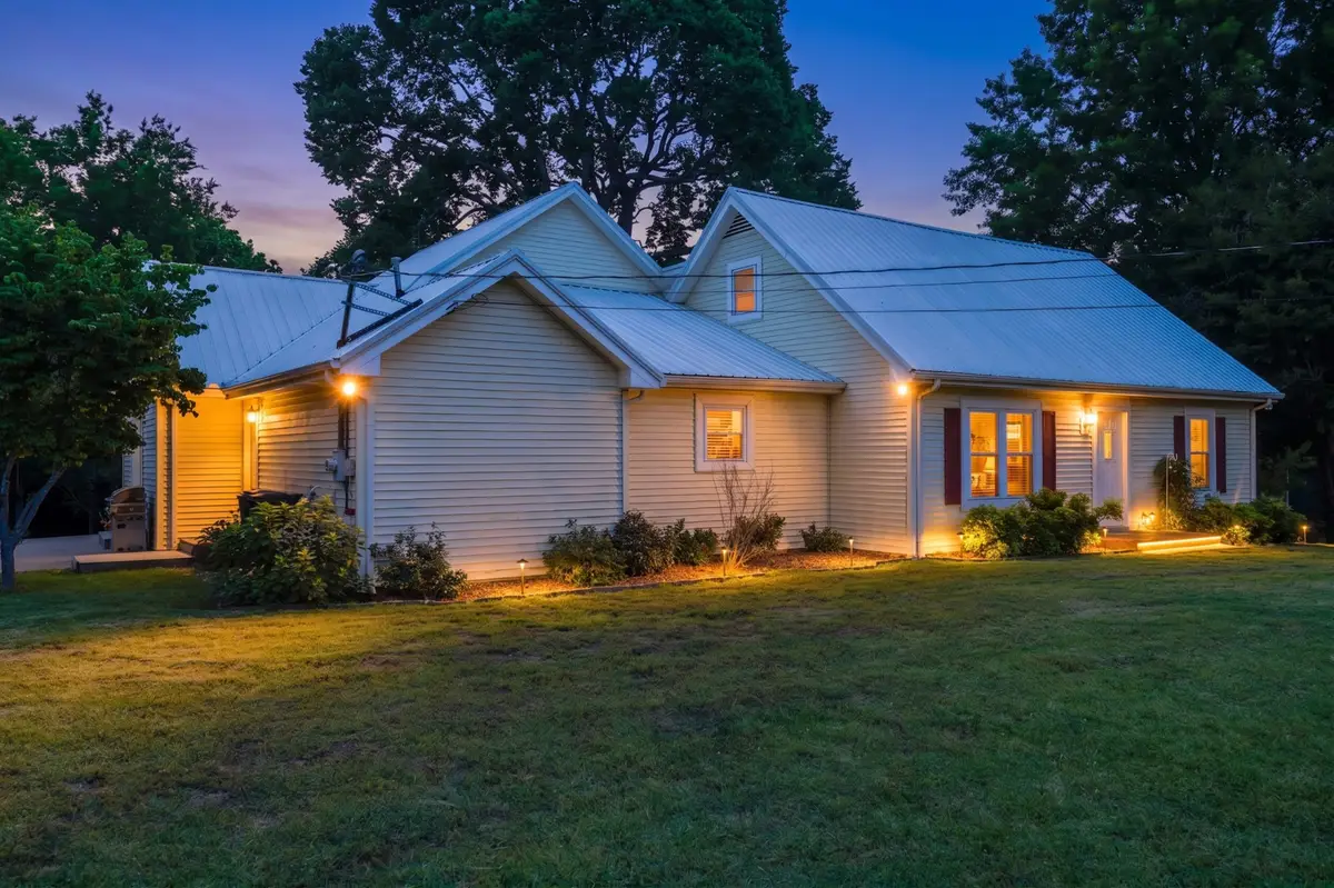 129 Oakland Dr, Gallatin, TN 37066 - #1