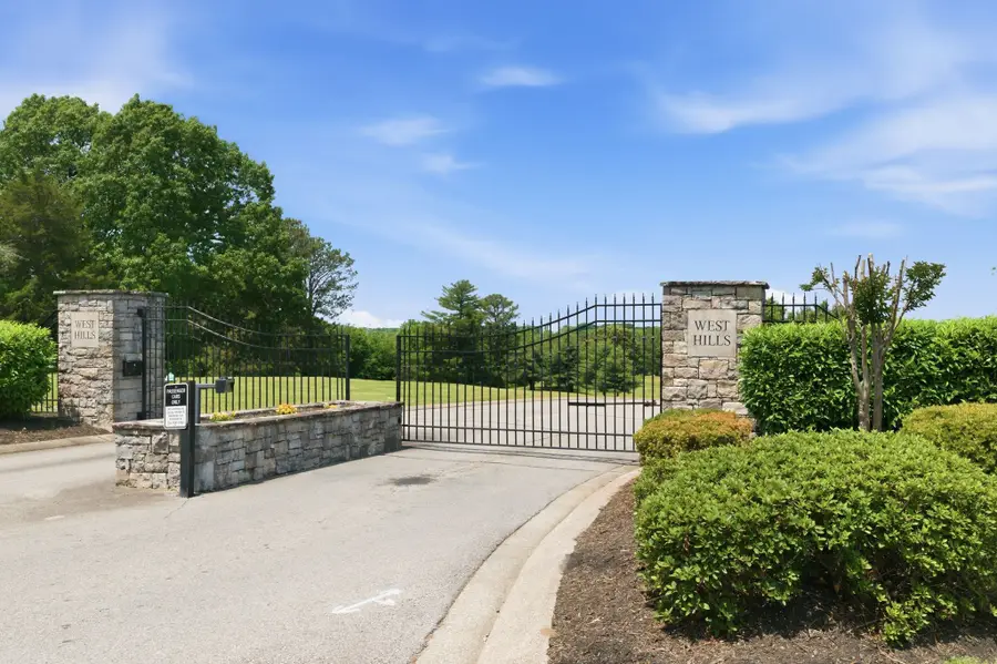 528 Country Club Drive, Dickson, TN 37055 - #2