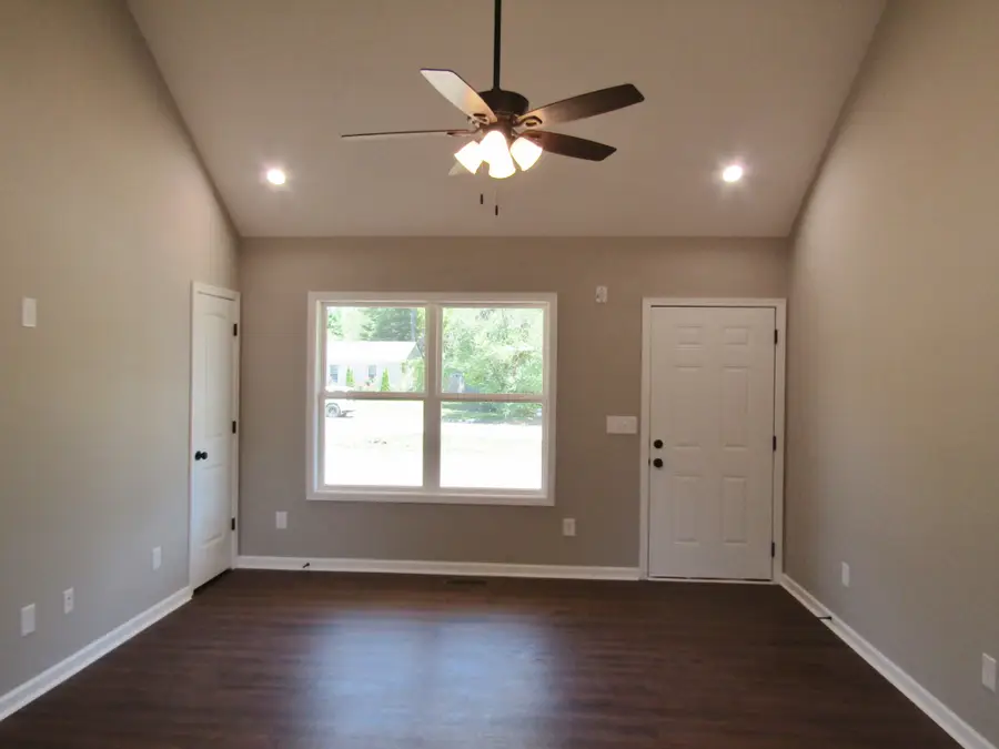 460 Crescent Factory Rd, Lawrenceburg, TN 38464 - #3